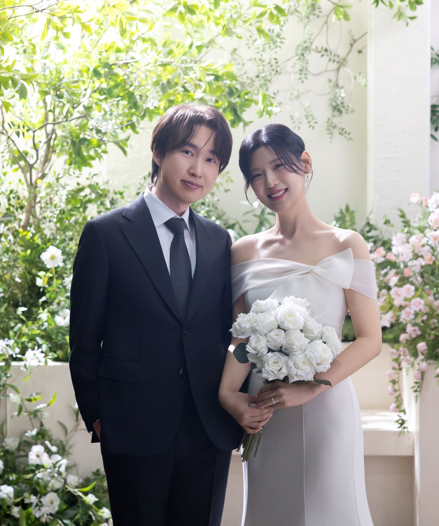 A beautiful photo of the couple, smiling happily.